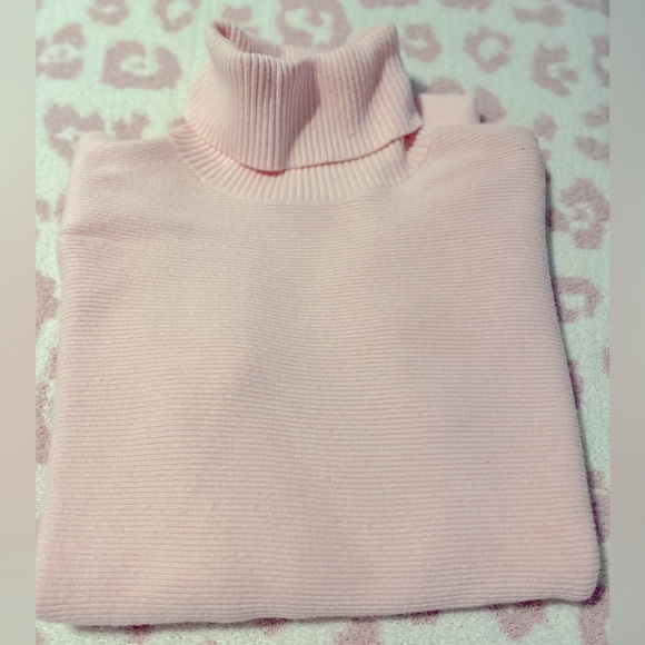 Women’s Oversized Tunic Turtleneck Sweater Size Medium Light Pink - Picture 2 of 7